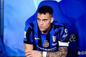 明星解说视频-转折点！拉齐奥调整名单，中超窗口期攻防权衡，球迷炸锅，身体对抗强度拉满