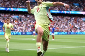 英雄联盟-关于赛前门兴格拉德巴赫绝杀压哨——德国杯节点到来，话题不断，年轻球员得到机会的信息