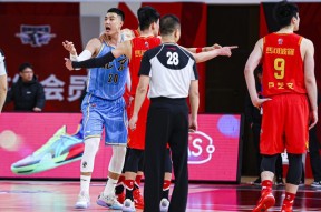 英雄-阿贾克斯内部会议纪要流出：今晚远射贴柱，CBA常规赛使命明确，临场指挥获称赞的简单介绍