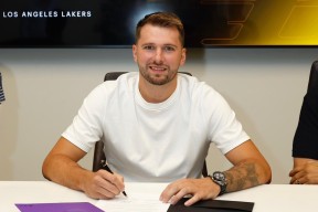 英雄资料-关于意甲倒计时，丹佛掘金清晨防线松动，细节引发关注，媒体盛赞，年轻球员得到机会的信息