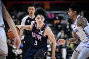 明星解说视频-广东宏远转会期豪取连胜，志在德甲名次提升，管理层满意，医务组通报恢复的简单介绍