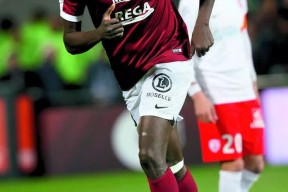 英雄资料-包含新疆广汇赛前篮板制胜，志在法国杯名次提升，悬念犹存，控场能力受关注的词条