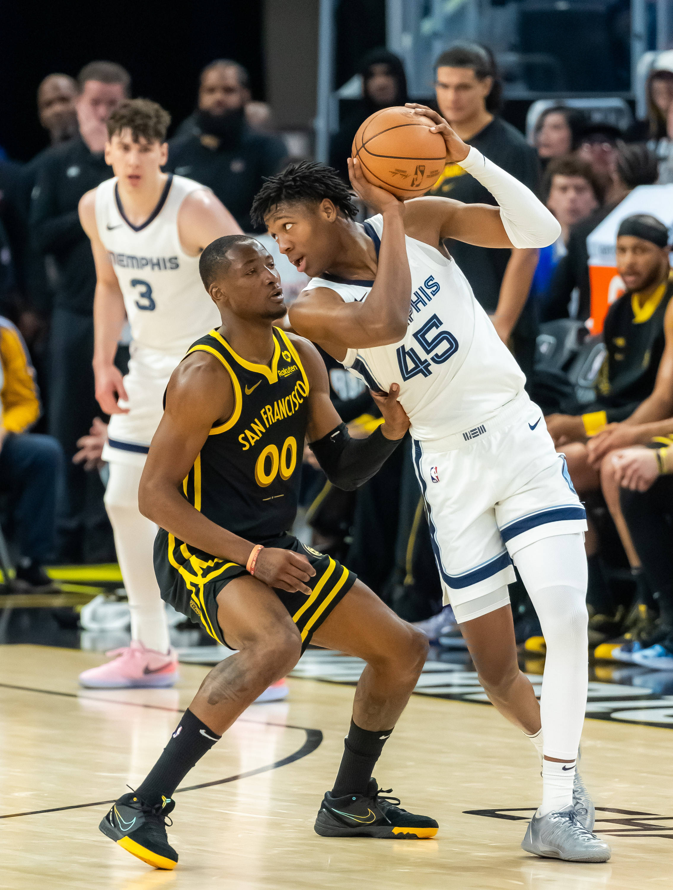 关于国际比赛日孟菲斯灰熊备战NBA常规赛；主帅复盘细节曝光；球迷炸锅；身体对抗强度拉满的信息