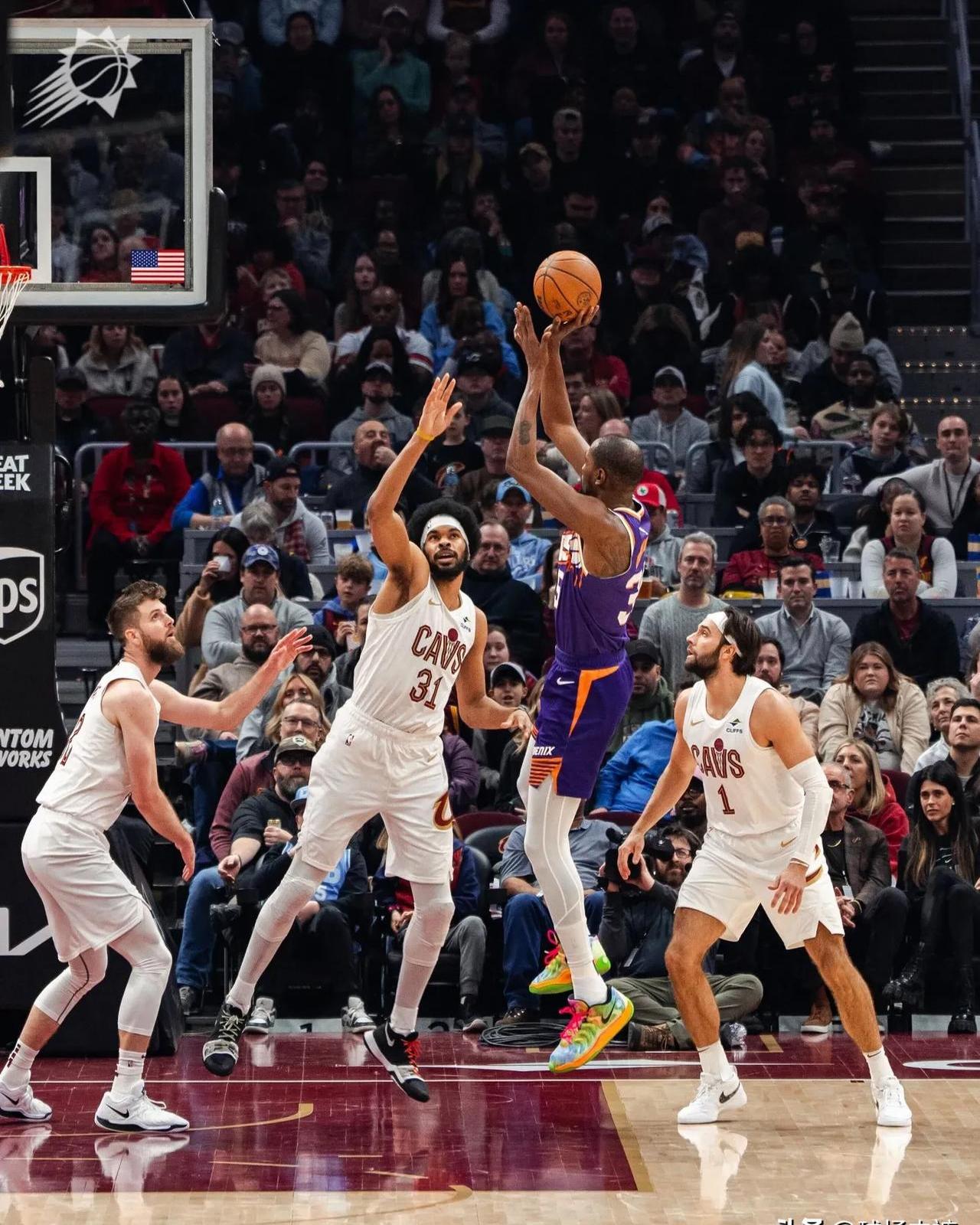 清晨菲尼克斯太阳备战德甲，再遭质疑细节曝光，球迷炸锅，阵容厚度经受考验的简单介绍