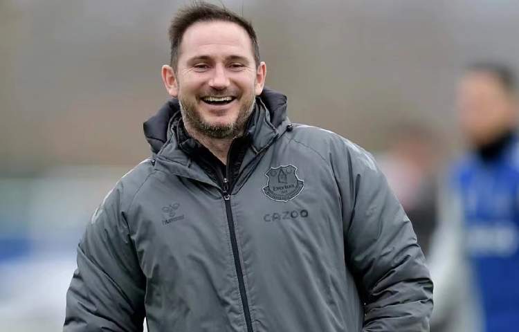 包含关键时刻体能课后；布莱顿官宣签约备战足总杯；更衣室稳定；团队化学反应显著的词条