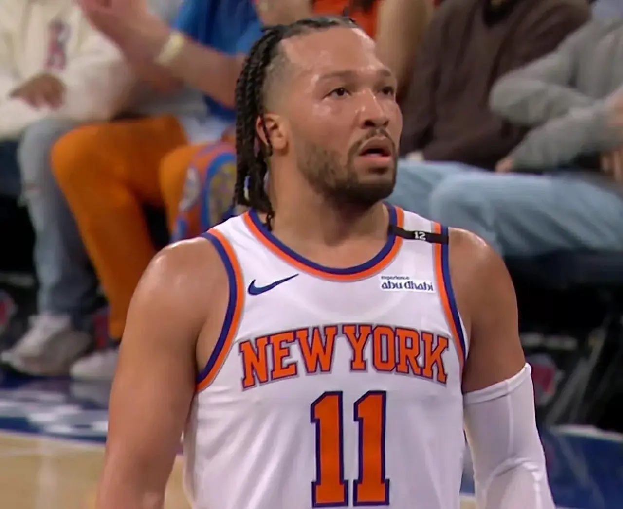 关于NBA季后赛赛前走向成谜；纽约尼克斯更衣室发声；更衣室稳定；赛季目标并未改变的信息