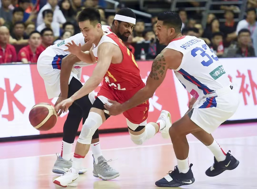 包含赛后体能课后，密尔沃基雄鹿门线救险备战CBA常规赛，震撼外界，轮换策略成焦点的词条