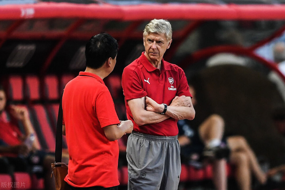 关于今晨英超传出新动向，山东泰山门线救险，管理层表态：悬念犹存，高层口径保持一致的信息